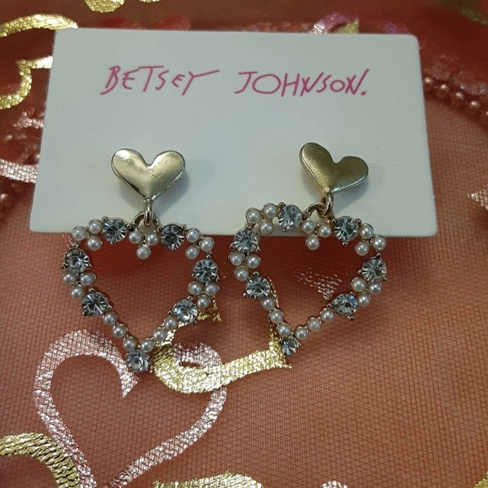 Crystal & Pearl Heart Dangle Drop Earrings Love Valentine New - Picture 5 of 5